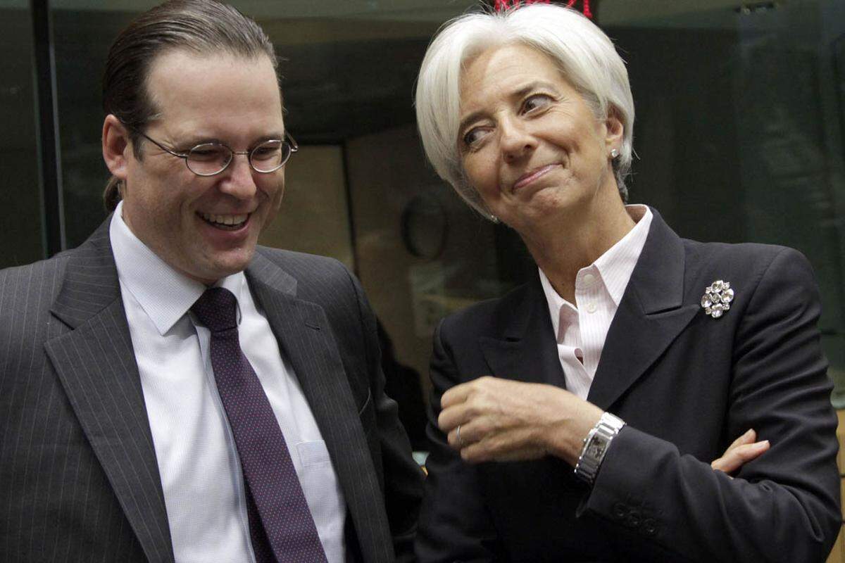 Der Schwede wird von allen geschätzt, auch IWF-Chefin Christine Lagarde singt ein Loblied auf ihn. In allen drei Kompetenzkategorien Politik, Wirtschaft und Glaubwürdigkeit wird er als Nummer eins geführt.