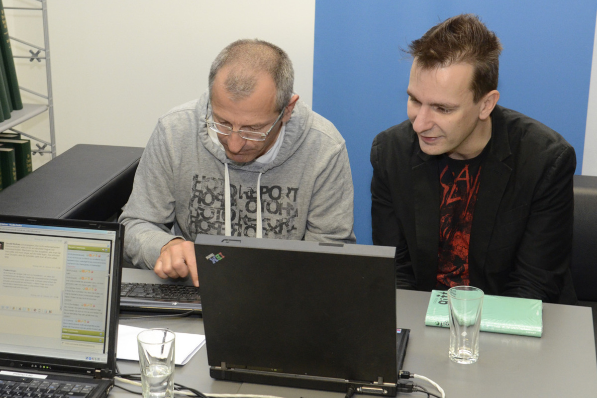 Ich propagiere zwar nicht weitestgehenden Konsumverzicht, aber ich bin ein absoluter Gegner von Konsumschulden. Man kann nur das ausgeben, was man hat.