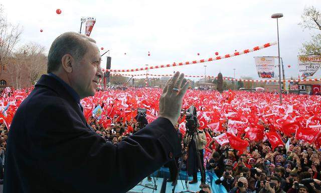 Präsident Erdogan wirbt für ein "Evet" beim Verfassungsreferendum.