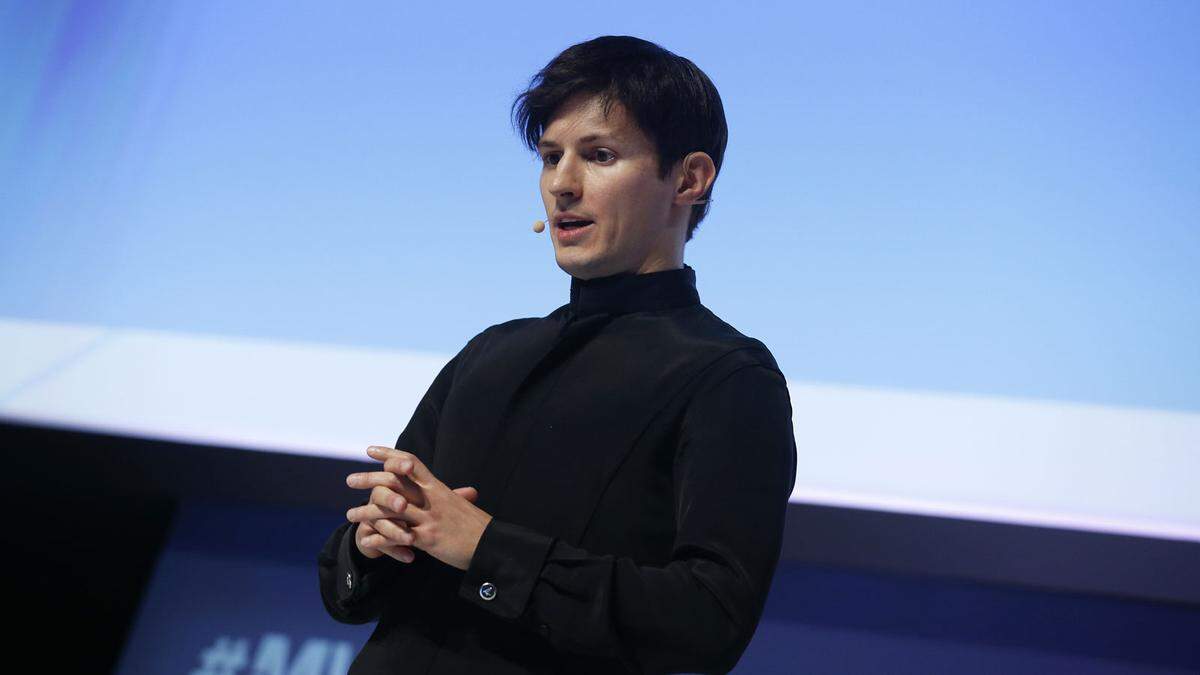 Was für die USA Zuckerberg ist, ist für Russland Pawel Durow. Der 33-Jährige gründete Russlands populärstes soziales Netzwerk vk.com und den Whatsapp-Rivalen Telegram. "Forbes" schätzt sein Vermögen auf 1,7 Milliarden Dollar. Durow hat Russland übrigens 2014 den Rücken gekehrt, laut eigenen Angaben hatte er Ärger mit dem Geheimdienst, der die Herausgabe der persönlichen Daten der Teilnehmer der „Euromaidan“-Proteste in der Ukraine gefordert hatte. Bei vk.com ist Durow ebenfalls 2014 ausgestiegen.