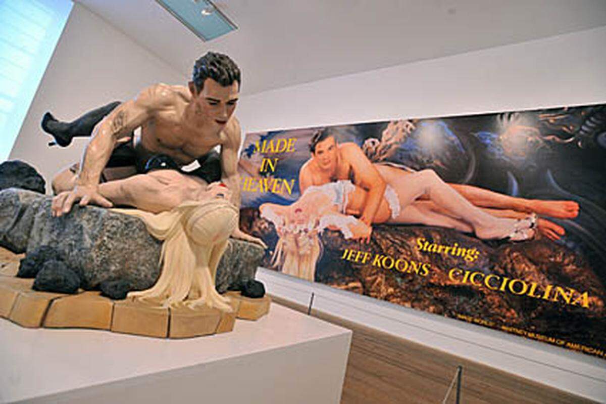 In seiner legendären Installation "Made in Heaven" verewigte Künstler Jeff Koons seine Ehe mit dem italienischen Pornostar La Cicciolina, die sich auch als Politikerin versuchte.