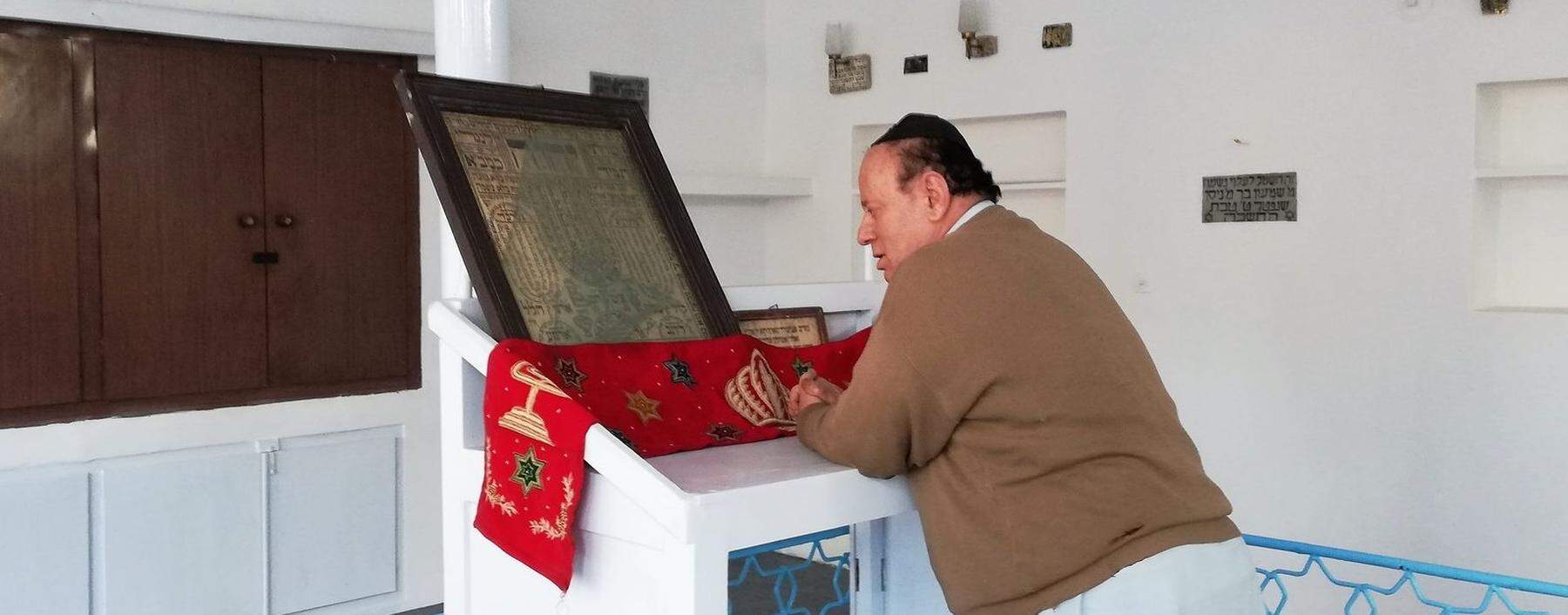 Zabulon Simentov in seiner Synagoge in Kabul.