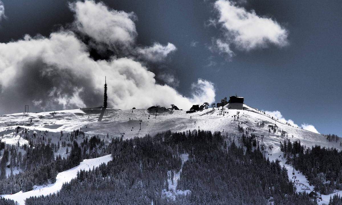 Und auf nach Südtirol. Dank der Pustertaler Bahn und der neuen kombinierten Bahn- und Liftstationen am Helm und am Kronplatz können hier Skifahrer an einem Tag die Dolomiten queren. Mehr dazu hier. 