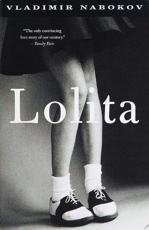 Vladimir Nabokov stellte seinen Roman Lolita im Jahr 1948 fertig. Es dauerte aber einige Jahre bis das Buch, das die sexuelle Reise von Stiefvater und Tochter wiedergibt, Ruhm erhielt.
