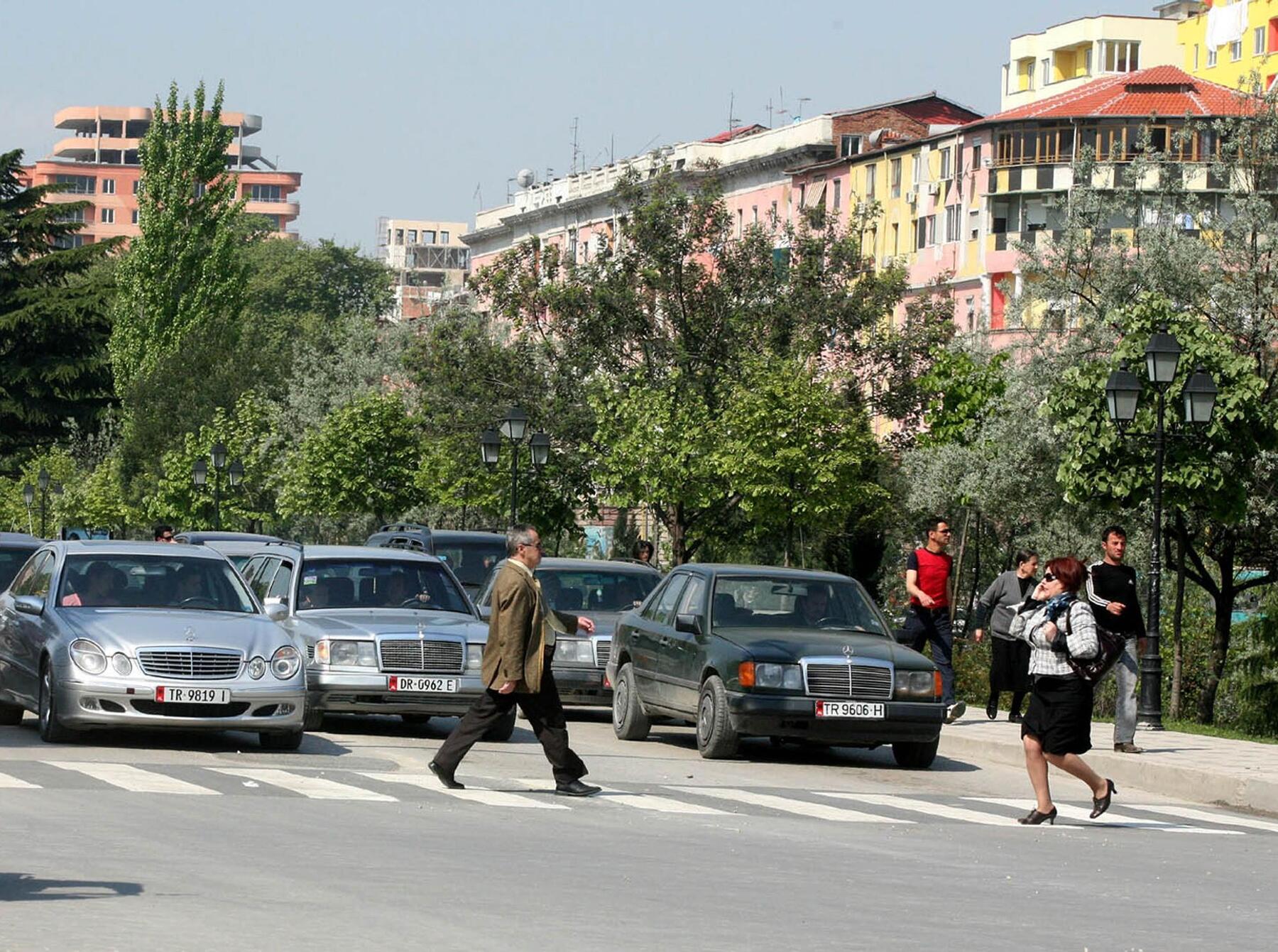 Albania's farewell to the Mercedes star: Cheap Chinese electric cars replace durable second-hand models