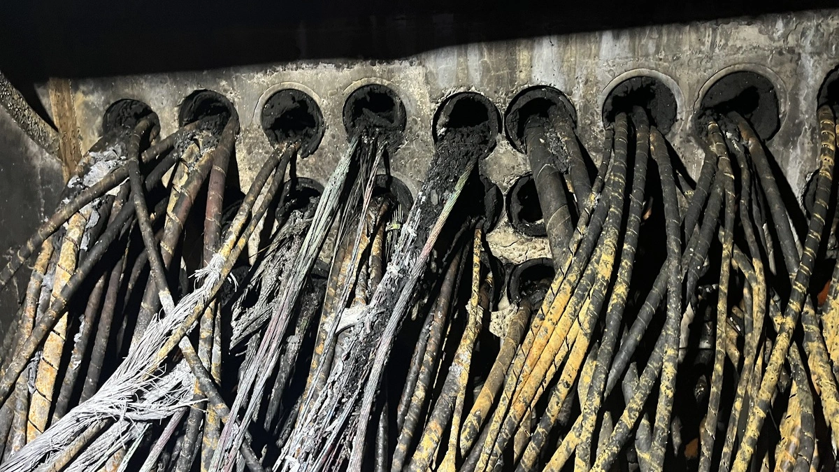 Kein Zugverkehr nach Kabelbrand möglich: Wiener S-Bahn-Stammstrecke bleibt ...