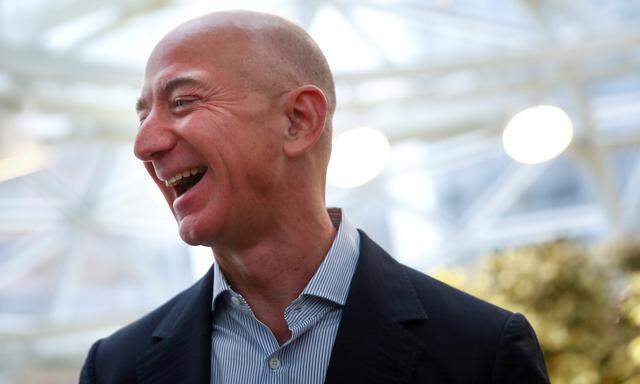 Amazon-Gründer Jeff Bezos hat gut lachen. Sein Konzern kratzt an der Billionengrenze, sein eigenes Vermögen beläuft sich auf 160 Milliarden Dollar.