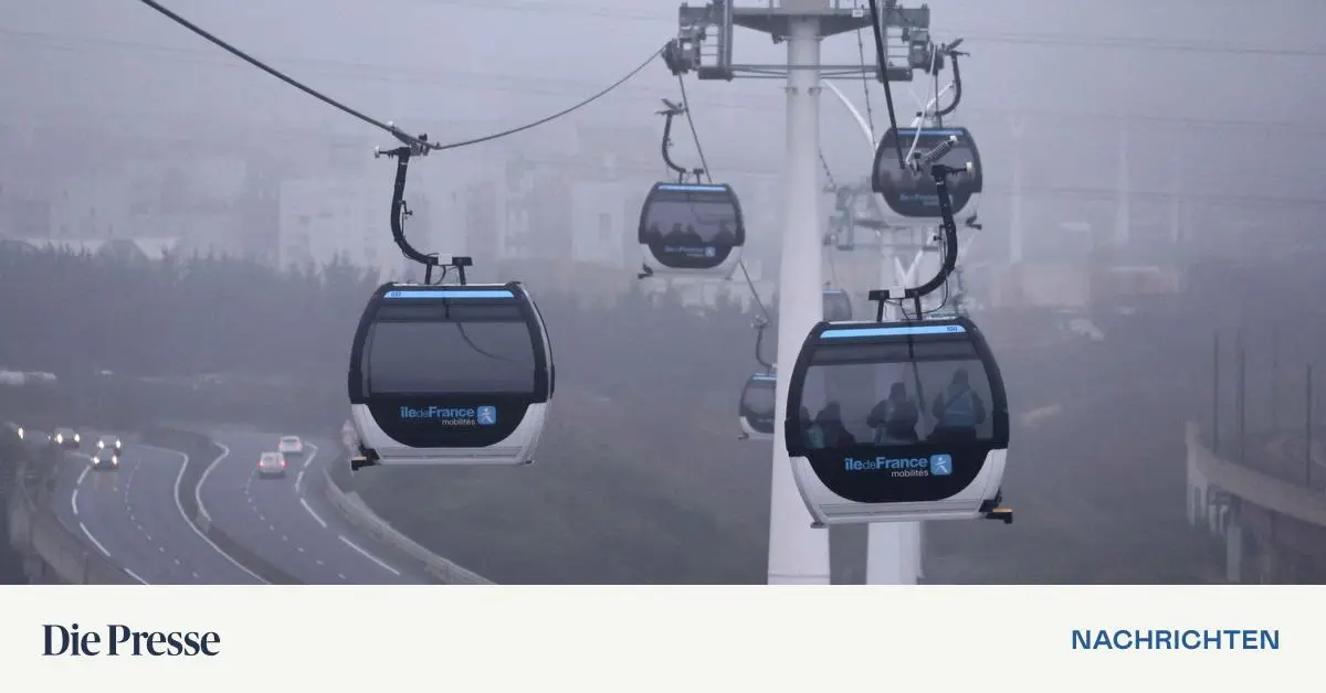 Paris-er-ffnet-von-Doppelmayr-gelieferte-Stadtseilbahn