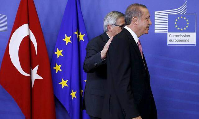 EU-Kommissionspräsident Jean-Claude Juncker und der türkische Präsidnet Recep Tayyip Erdogan gehen in der Flüchtlingsfrage nun gemeinsame Wege.