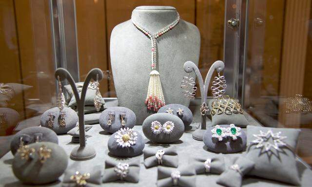 Hochkarätig. Die aktuellen „Meisterwerke“ des Juweliers wurden ausgestellt. 