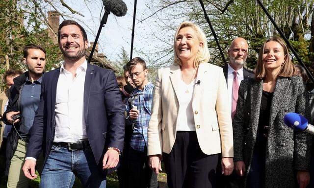 Marine Le Pen und ihre Anfhänger.
