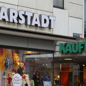 Die Erzrivalen Kaufhof udn Karstadt schließen sich zusammen