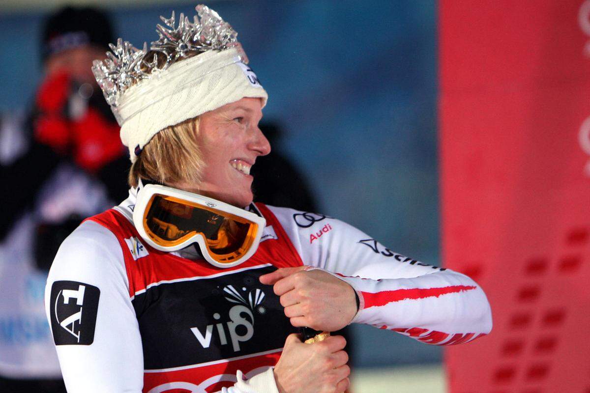 Marlies Schild holt Österreichs einzige Goldmedaille: Im Slalom siegt sie vor Tanja Poutiainen. Die 22-jährige Französin Nastasia Noens überrascht und holt sich bei ihrer ersten WM Bronze.  Ergebnis:  Gold: Marlies Schild (AUT)  Silber: Katrin Zettel (AUT)  Bronze: Maria Pietilä-Holmner (SWE)