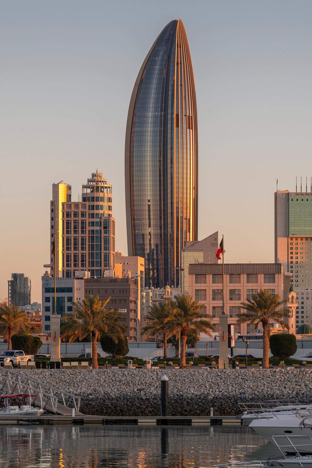 Der 300 Meter hohe NBK Tower in Kuwait-Stadt ist der Hauptsitz der National Bank of Kuwait.