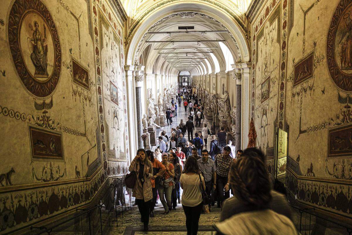 Aber auch die Museen in Asien erleben einen Aufschwung. Zwischen 2016 (59,4 Millionen) und 2017 (67,3 Millionen) gab es einen Anstieg der Besucher um 13,3 Prozent. 6,067 Millionen Interessierte waren es 2016 im Vatikanmuseum, 2017 mit 6,627 Millionen sogar noch mehr.