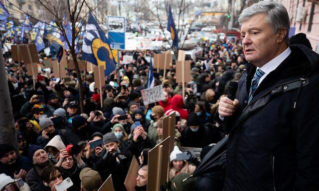 Ex-Präsident Poroschenko wurde von vielen Anhängern in Kiew empfangen.