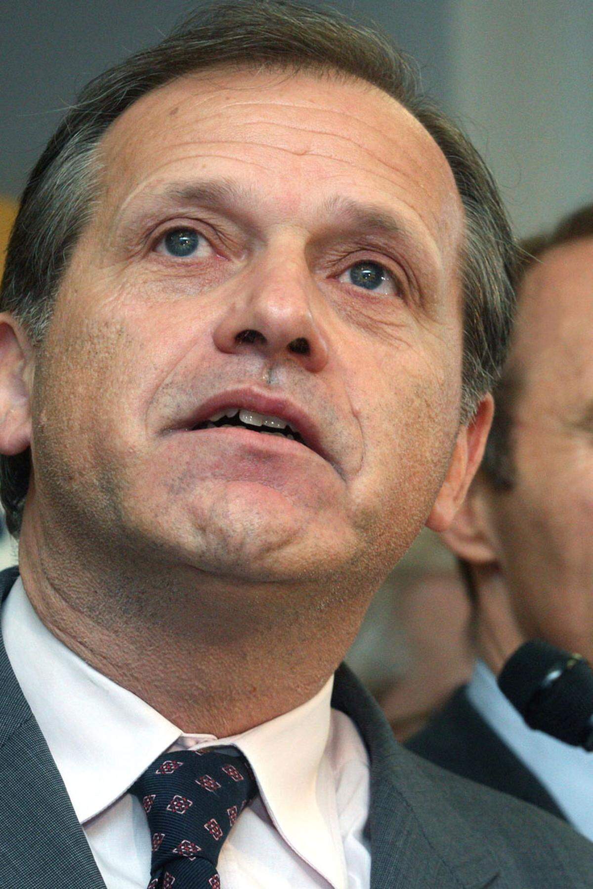 2009 zog Strasser als Delegationsleiter der ÖVP ins EU-Parlament ein.