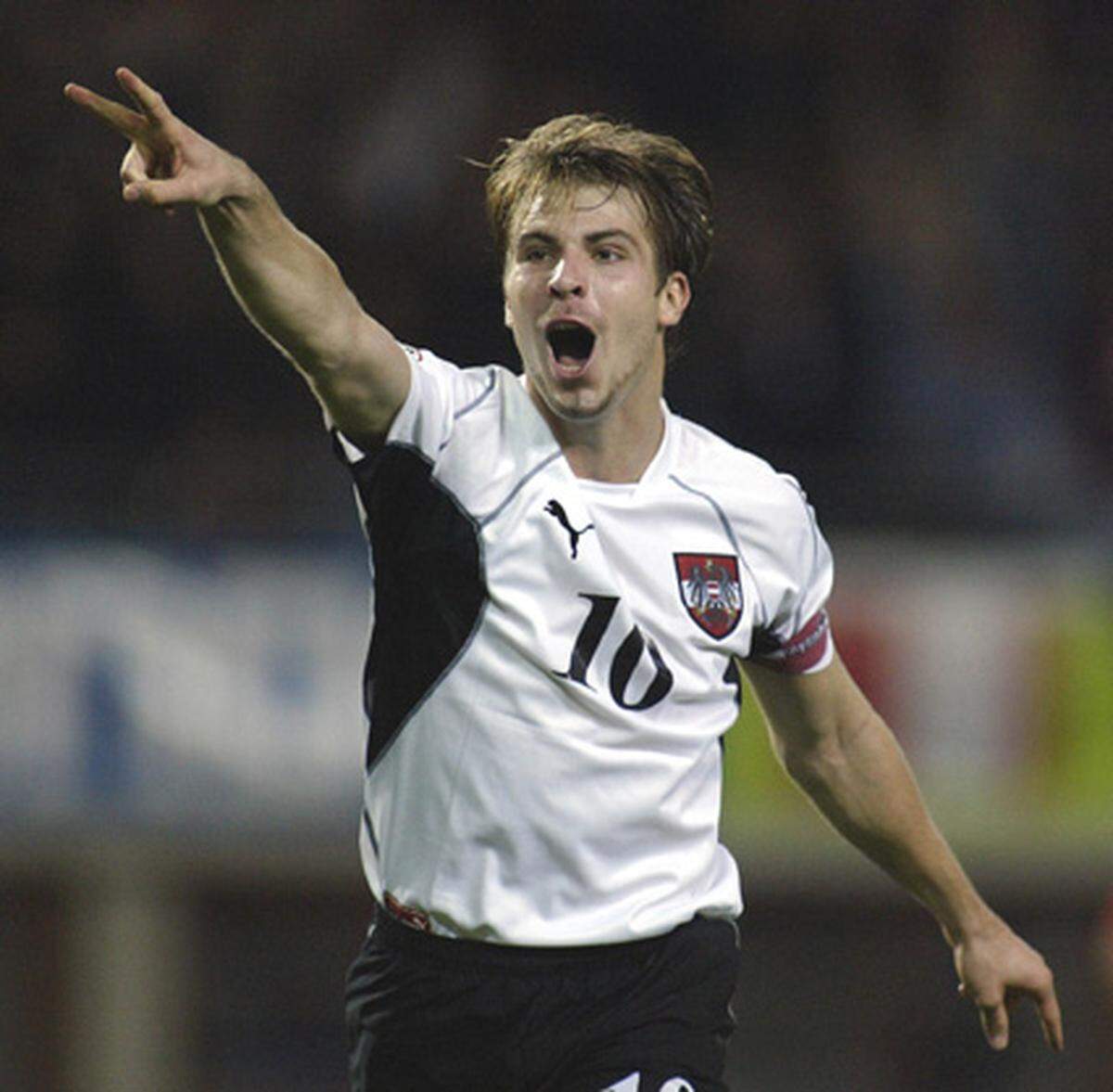In der Saison 2002/03 war Ivanschitz Stammspieler bei Rapid und war in allen 36 Ligapartien im Einsatz. Österreichs Teamchef Hans Krankl holte ihn 2003 ins Nationalteam, wo er im März gegen Griechenland debütierte, im Oktober gegen Tschechien war er bereits Kapitän - der jüngste in der ÖFB-Nachkriegsgeschichte.