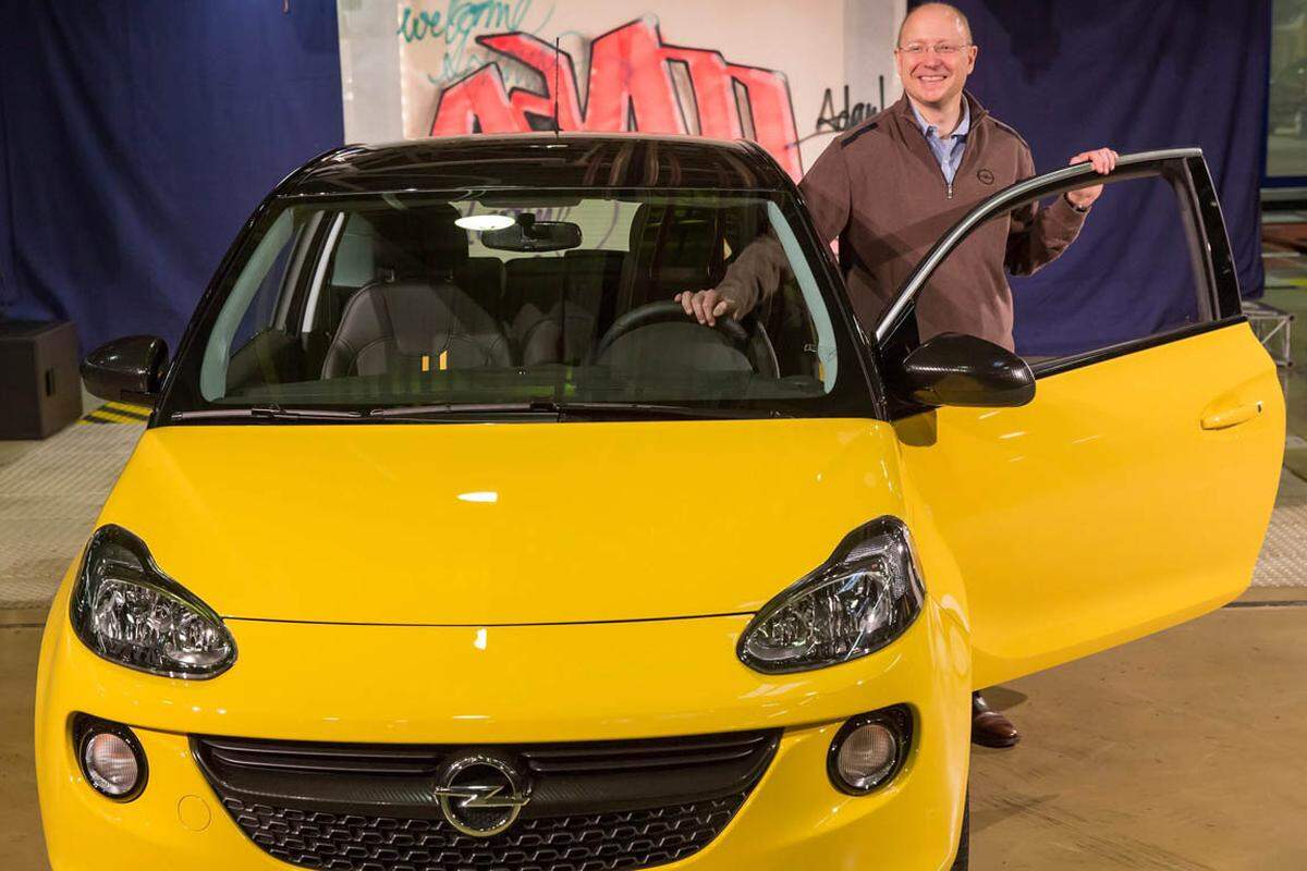 Opel hat es 2012 am schlimmsten getroffen. Die Zahl der Neuzulassungen sank um 25,7 Prozent. Der Marktanteil bei den Zulassungen betrug 5,7 Prozent, es wurden 19.269 Fahrzeuge angemeldet. Mit dem Opel Adam versucht das Unternehmen, ein Kult-Kleinauto zu launchen. Wobei dieser Markt schon ziemlich dicht besetzt ist. Siehe VW Up, Mini, Fiat500, ...