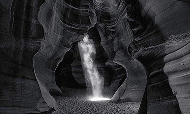 LIK USA Peter Lik's Phantom