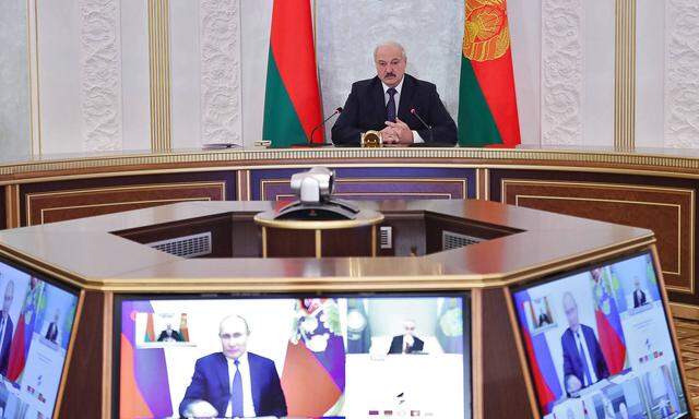 Weißrusslands Präsident Lukaschenko während einer Videokonferenz