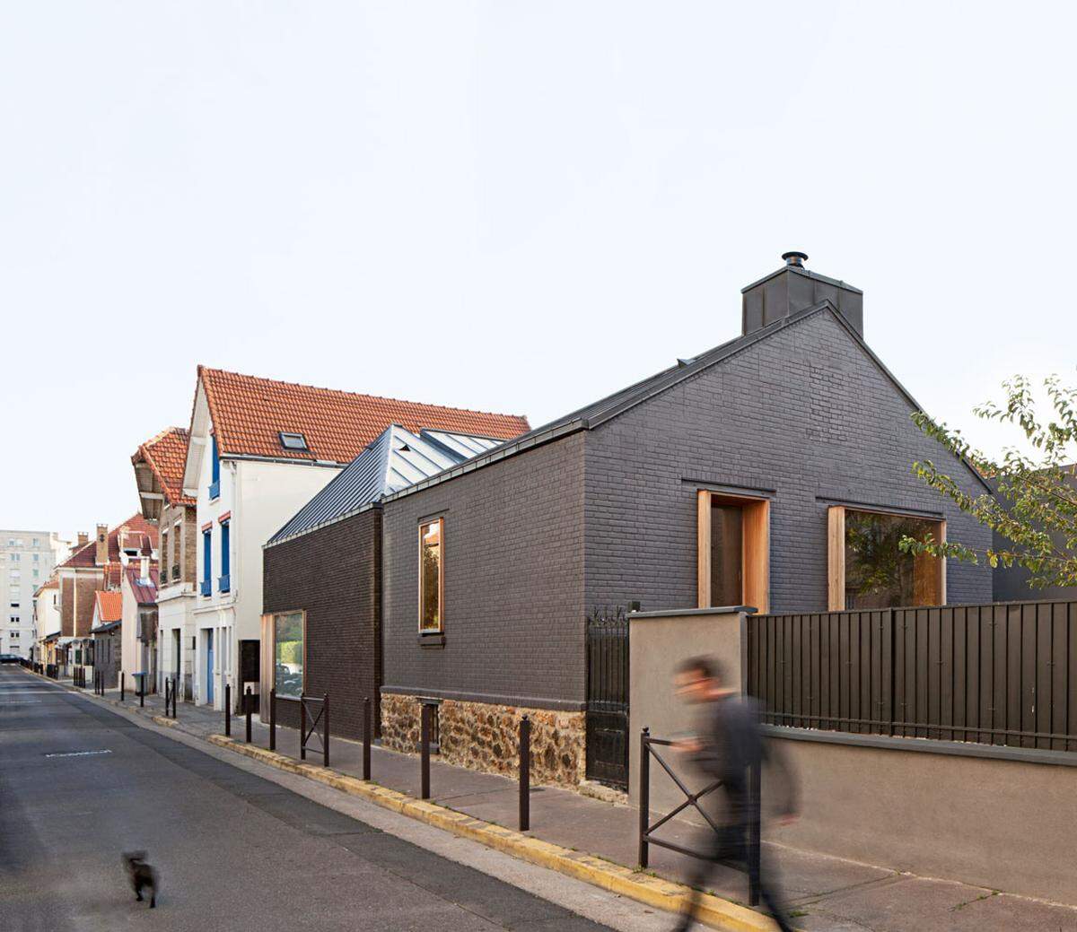 Dritter Preisträger: Ein unscheinbares Vorstadthaus in Bois-Colombes bei Paris wird durch Jacques Moussafir (Moussafir Architectes) zum kleinen Architekturjuwel.