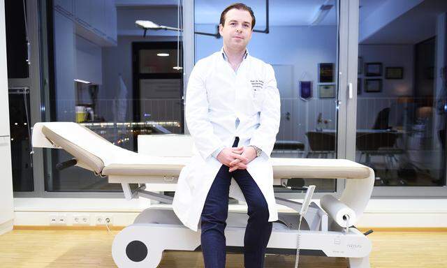 Unfallchirurg Marcus Hofbauer ist auf Knie spezialisiert – und Teamarzt des FK Austria Wien.