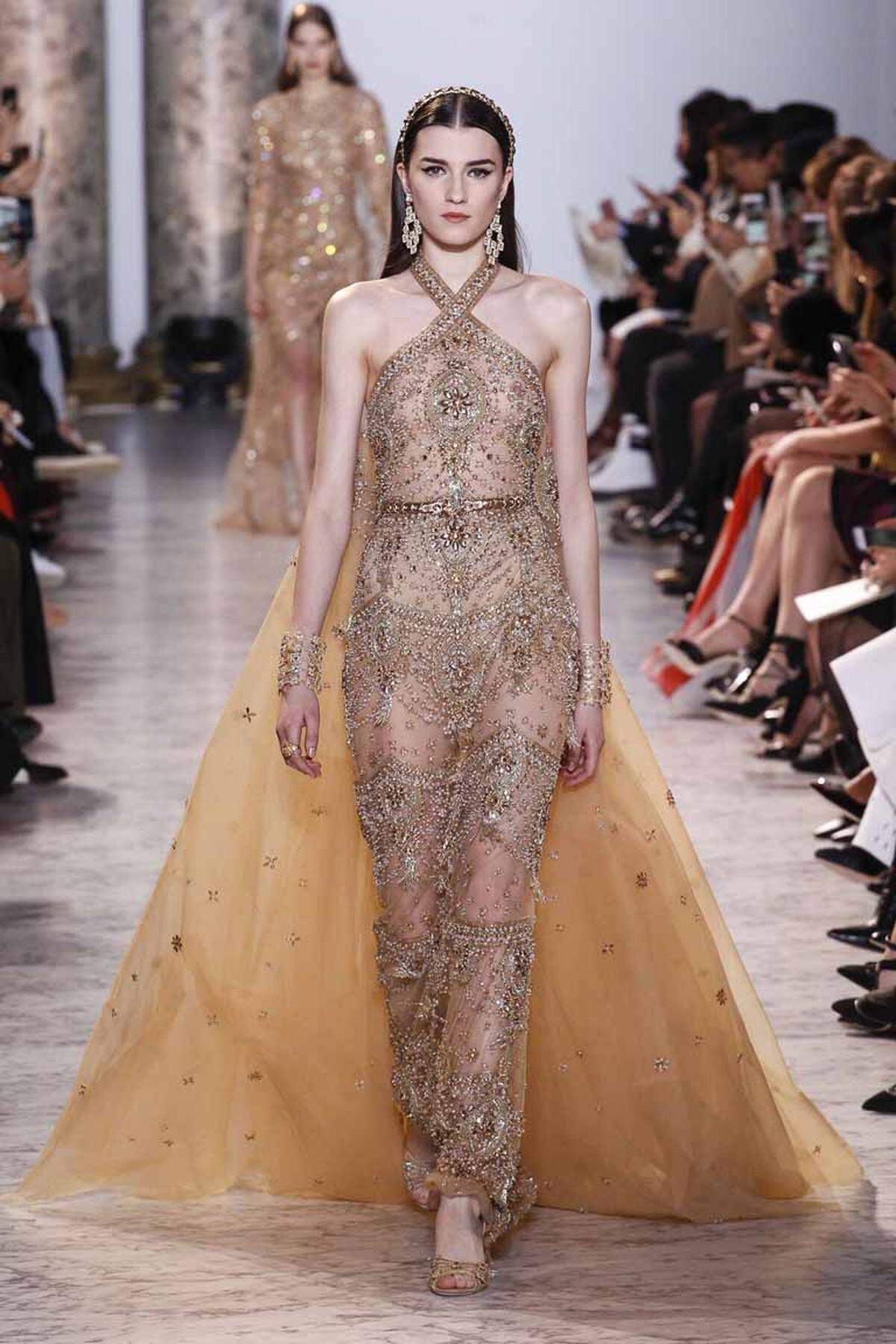 Mehr ist mehr ist das Motto des libanesischen Designers bei den Haute Couture Schauen.