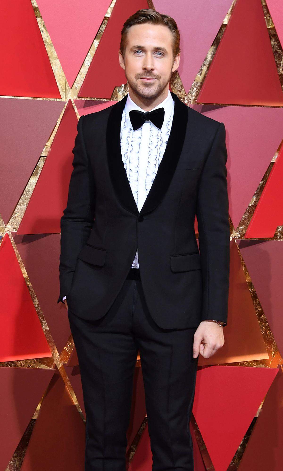 Der für "La La Land" nominierte Ryan Gosling kam im Rüschenhemd. 