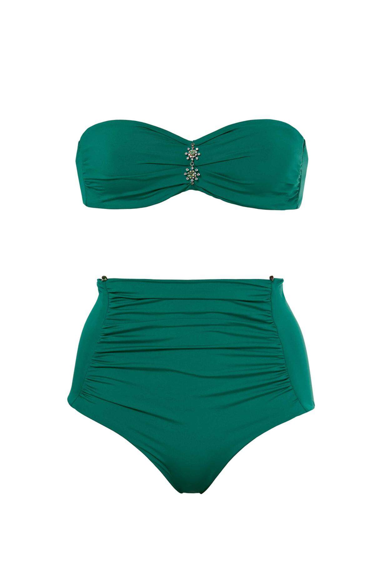 Seine Kurven richtig in Szene setzen kann man auch mit diesem grünen Bikini von Calzedonia.