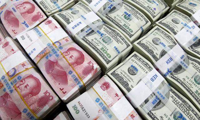 Zum Yuan hat der Greenback seit April um mehr als zehn Prozent zugelegt.