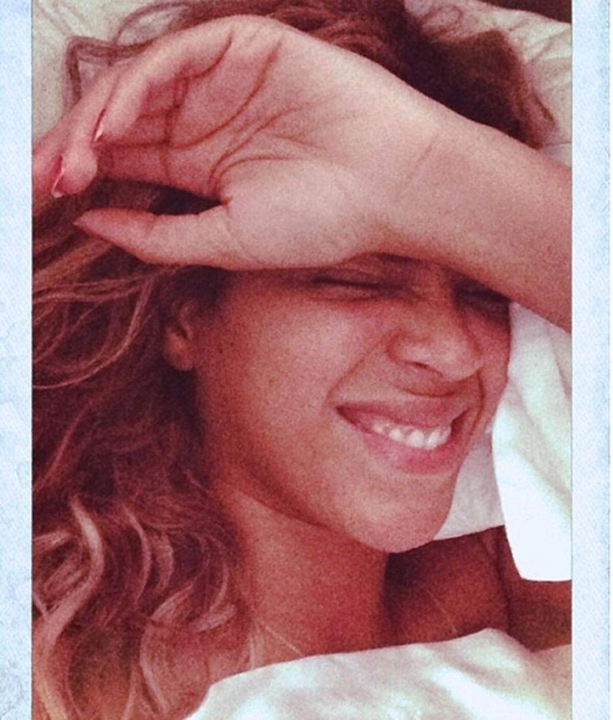 Im Bett und ungeschminkt zeigen sich Stars wie Beyoncé  von ihrer scheinbar intimsten und natürlichsten Seite. Diese Art der Selbstinszenierung nennt sich Bedstagram.