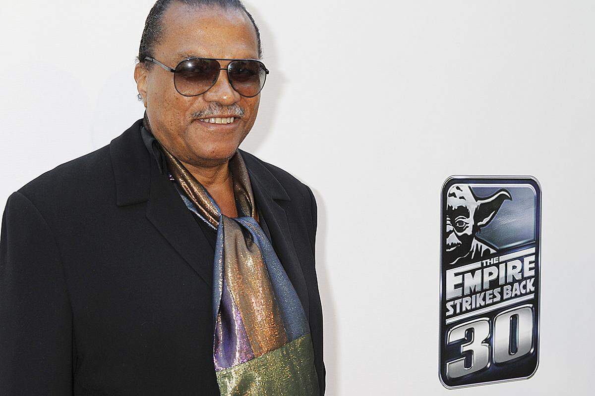 Billy Dee Williams mimte im Sci-Fi-Epos eine der Kultfiguren: Lando Calrissian. Danach sah man den US-Schauspieler nur noch selten auf der großen Kinoleinwand, sondern eher in TV-Produktionen. Ausnahmen: Im ersten "Batman"-Film von Tim Burton (1989) schlüpfte er in die Rolle des Staatsanwalts Harvey Dent. In der Komödie "Fanboys", einer Hommage an "Star Wars", hatte Williams genauso wie Carrie Fisher einen kurzen Cameo-Auftritt.