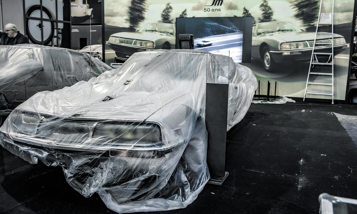 Gut verpackt wartet ein Citroën SM auf die Gratulanten – er erschien vor genau 50 Jahren.