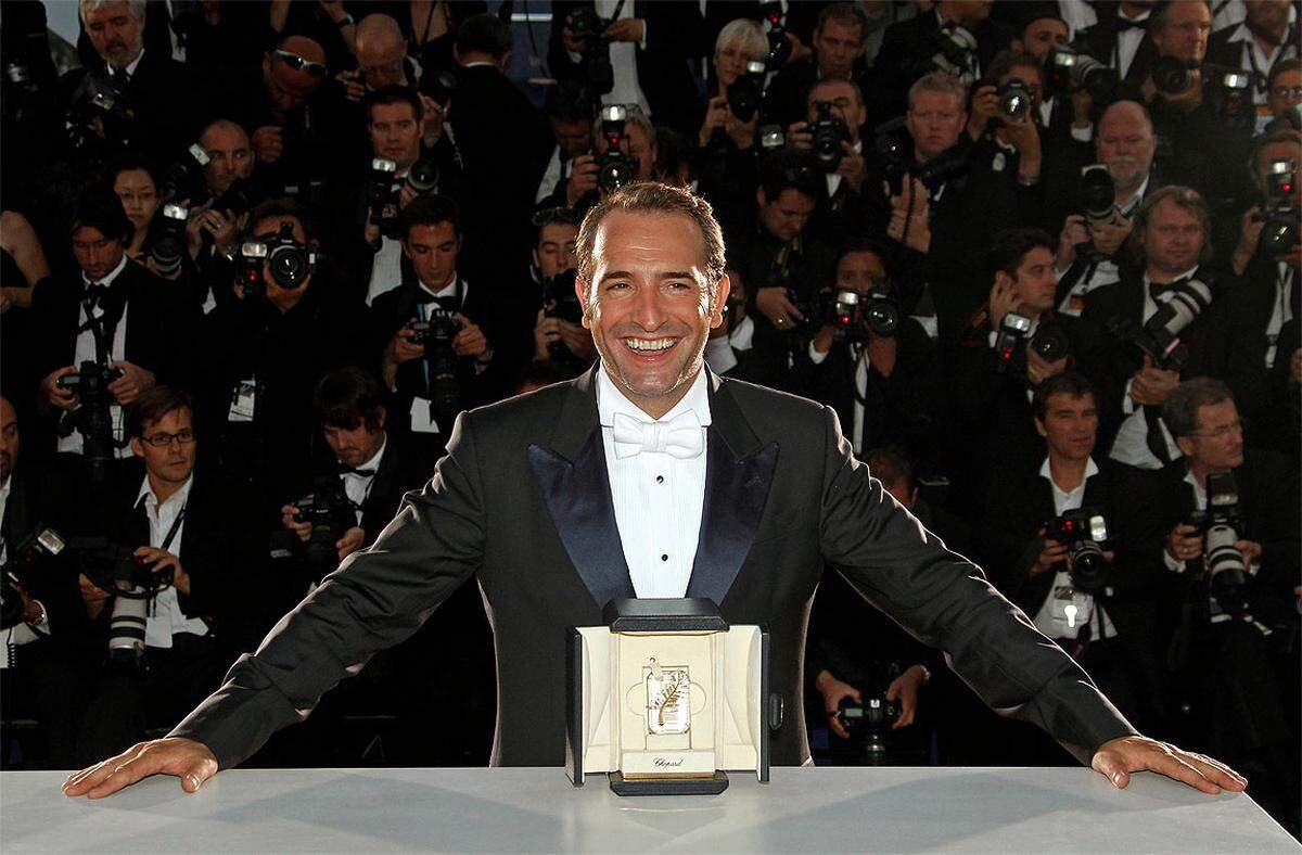 Der Franzose Jean Dujardin hat für seine Verkörperung eines Stummfilmstars in der Komödie "The Artist" ebenfalls eine Goldene Palme bekommen.