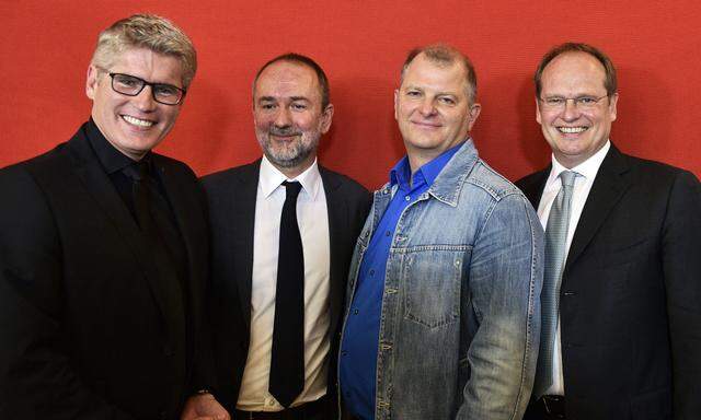 Thomas Königstorfer, kaufmännischer Geschäftsführer der Burg, Kulturminister Thomas Drozda, Martin Kuˇsej und Bundestheater-Holding- Chef Christian Kircher (v. l. n. r.) zeigten sich nach der gestrigen Pressekonferenz unisono hochzufrieden und bestens gelaunt.