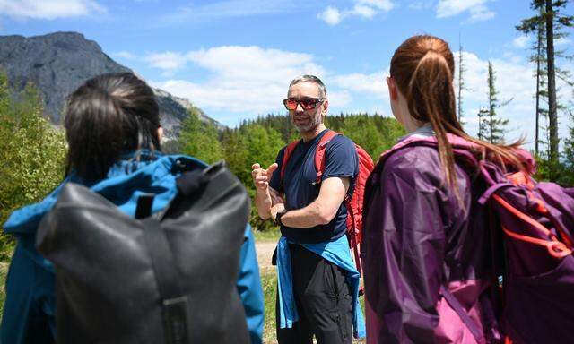 Die Woche beim Wandern im niederösterreichischen Rax-Gebiet: FPÖ-Klubchef Herbert Kickl wurde dort auch von Norbert Hofers Rücktritt überrascht.  
