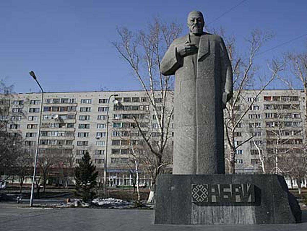 Denkmal des kasachischen Nationaldichters Abai.