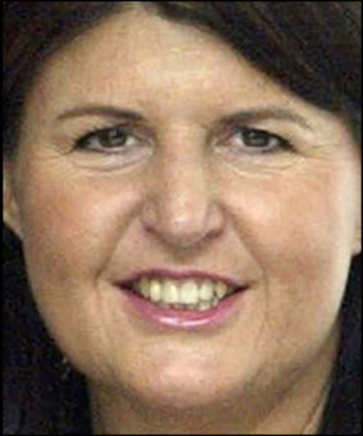 Salzburgs Landeshauptfrau kämpft für eine Gesundheitsreform: keine Zwei-Klassen-Medizin, sozial gestaffelte Selbstbehalte, Einsparungen im System und weniger Macht den Ländern.Burgstaller (43), in Salzburg selbst in einer großen Koalition: "Ich habe kein Verständnis, wenn sich die ÖVP ins Schmolleck stellt."