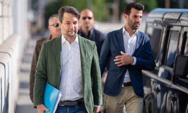 Dominik Nepp und Udo Landbauer vor der Präsidiumssitzung am 7. Juni, in der über die Nachfolger des zurückgetreten Parteichefs Norbert Hofer entschieden wurde. Udo Landbauer soll in Kickls Stellvertreter-Riege einziehen.