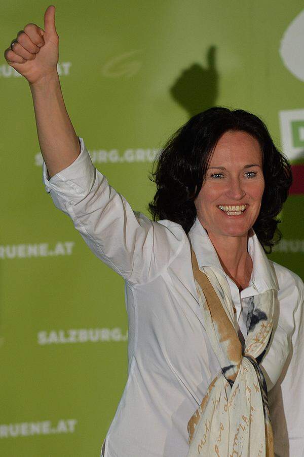 Überglücklich gab sich auch die Grüne Bundessprecherin Eva Glawischnig: "Ich kann es noch gar nicht fassen, ich habe noch nie im Leben einen so schönen Wahlabend erlebt."