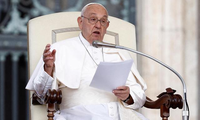 Papst Franziskus bei der wöchentlichen Generalaudienz. Er soll ein vulgäres Wort für Homosexuelle benutzt haben und sorgt damit für Empörung.