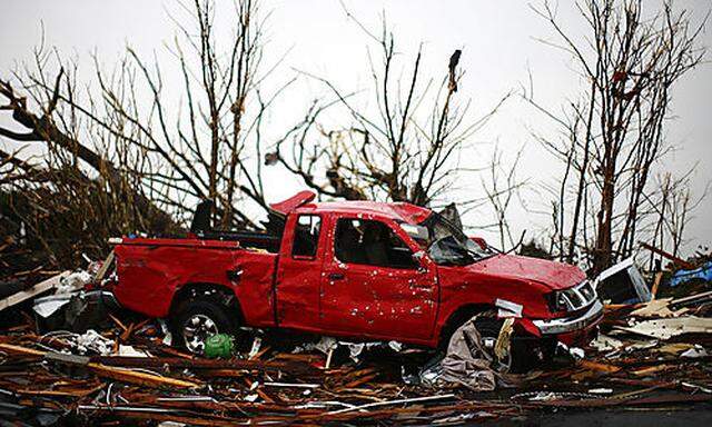 Ein zerstörtes Auto in Joplin.