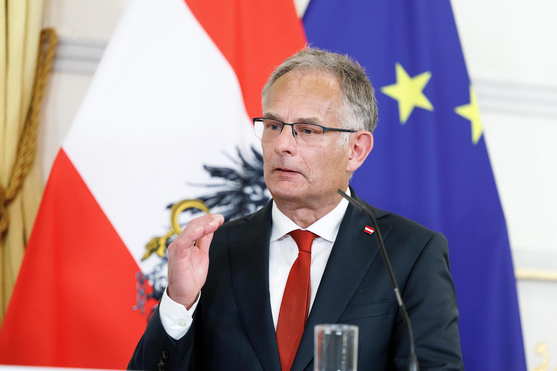 Austria's budget speech leaked: 'Lowering taxes makes us happy'
