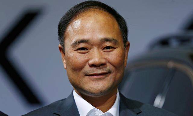 Wer so freundlich lächelt, kann doch nichts Böses im Schilde führen: Daimlers neuer Großaktionär und Geely-Gründer Li Shufu.