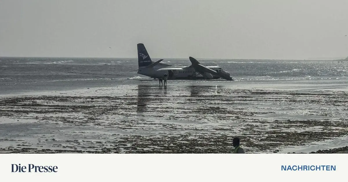 55-Menschen-berleben-Flugzeugcrash-in-Somalia