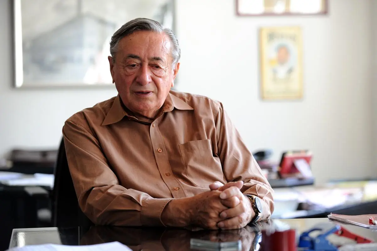 Society-Baumeister Richard Lugner besuchte die HTL für Hochbau in der Schellinggasse im ersten Wiener Gemeindebezirk. Übrigens gemeinsam mit dem späteren Stararchitekten Hans Hollein.