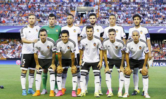 Valencia team gropu line up Valencia AUGUST 19 2015 Football Soccer UEFA Champions League