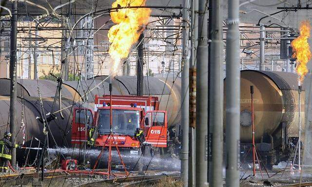 Die entgleisten Waggons explodierten bei Viareggio und rissen 32 Menschen aus dem Leben.