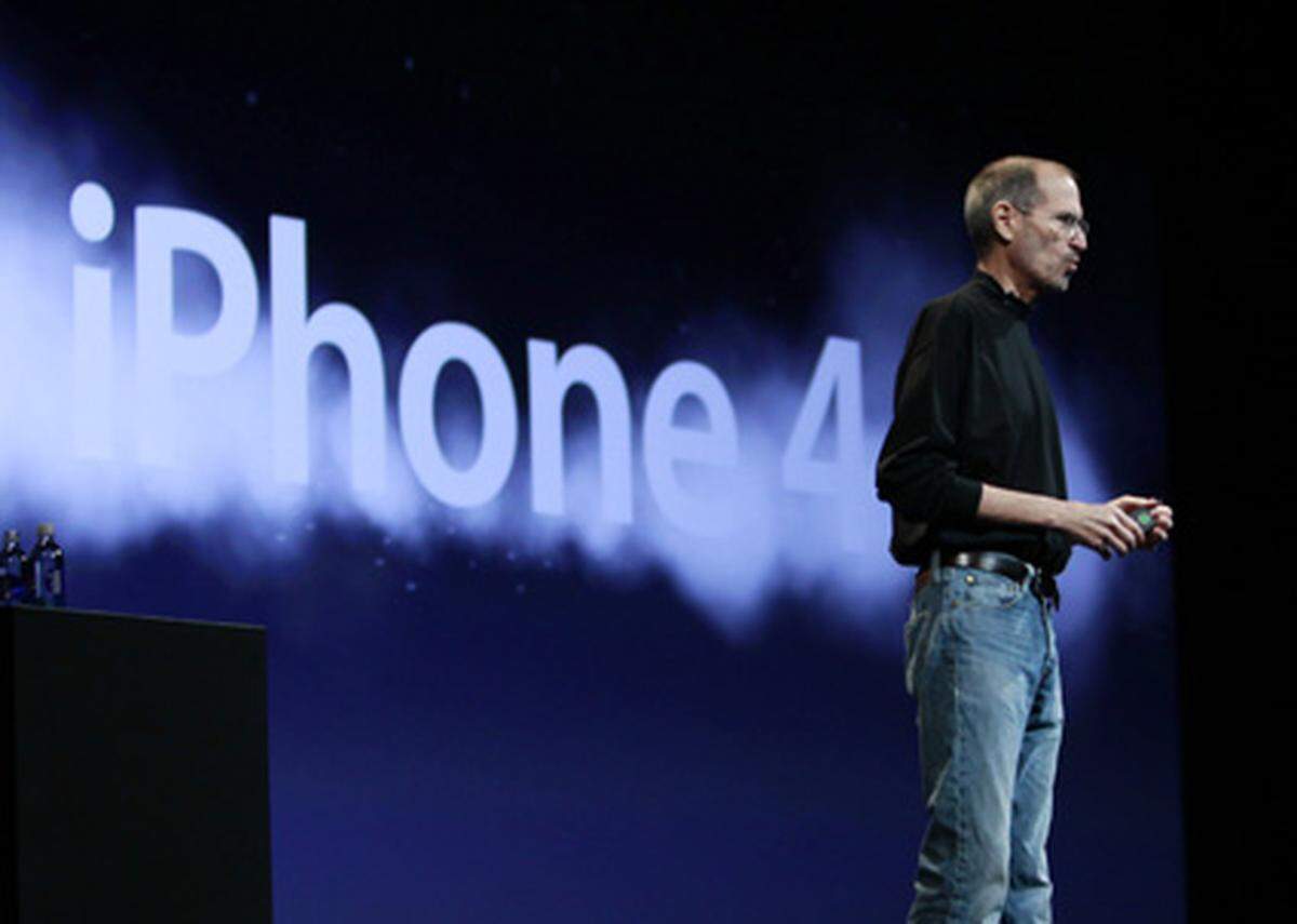 Der Nebel hat sich gelichtet. Apple hat wie erwartet die nächste Inkarnation seines Smartphones iPhone vorgestellt. Das iPhone 4 genannte Gerät wurde auf der Entwicklerkonferenz WWDC vorgestellt. DiePresse.com zeigt die neuen Funktionen des Apple-Handys.Bericht zur Vorstellung